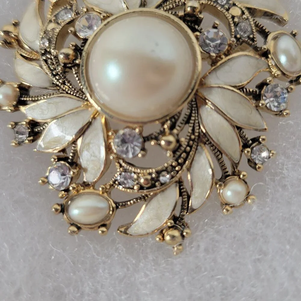 Vintage Monet Gold-Tone Faux Pearl Rhinestone Floral Brooch Pin Missing Stone